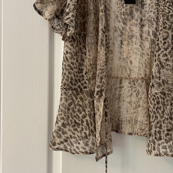 Lulu’s Cheetah Open Front Sheer Cardigan - Picture 4 of 6